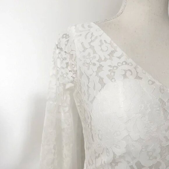 BRIDAL WHITE LACE LONG SLEEVE BACKLESS V-NECKLINE TRAINED WEDDING GOWN DRESS - Picture 4 of 9